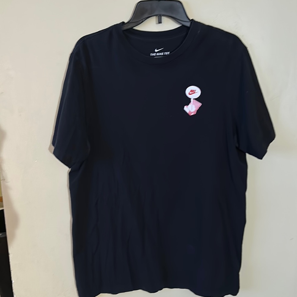 Nike men’s black t-shirt size medium